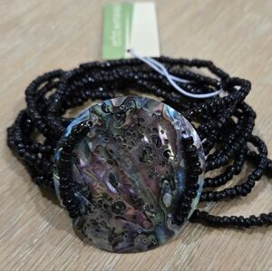 Chic Black Beaded Bracelet with Abalone Shell